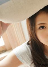 拥有一对巨乳再加上稍微迷人的萝莉脸蛋的鹤田加奈的写真很是迷人(5)