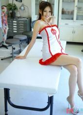 日本球星香川真司女友濑亚美莉其美腿在业界是出了名的纤细、嫩滑(4)