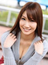 2012年出道的90后女优舞咲美娜的诱惑写真集