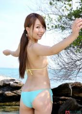 海滩秀胸的希崎杰西卡完美展现那迷人的身躯(4)
