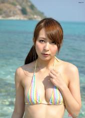 海滩秀胸的希崎杰西卡完美展现那迷人的身躯(5)