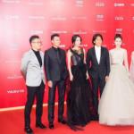 《三国杀·幻》剧组出席上海电影节，贾清携手郑伊健亮相红毯