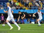 世界杯-巴德利佩剑破门 克罗地亚2-1锁头名晋级
