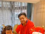 朱军春节晒视频 与歌唱家吕继宏同唱《我的祖国》